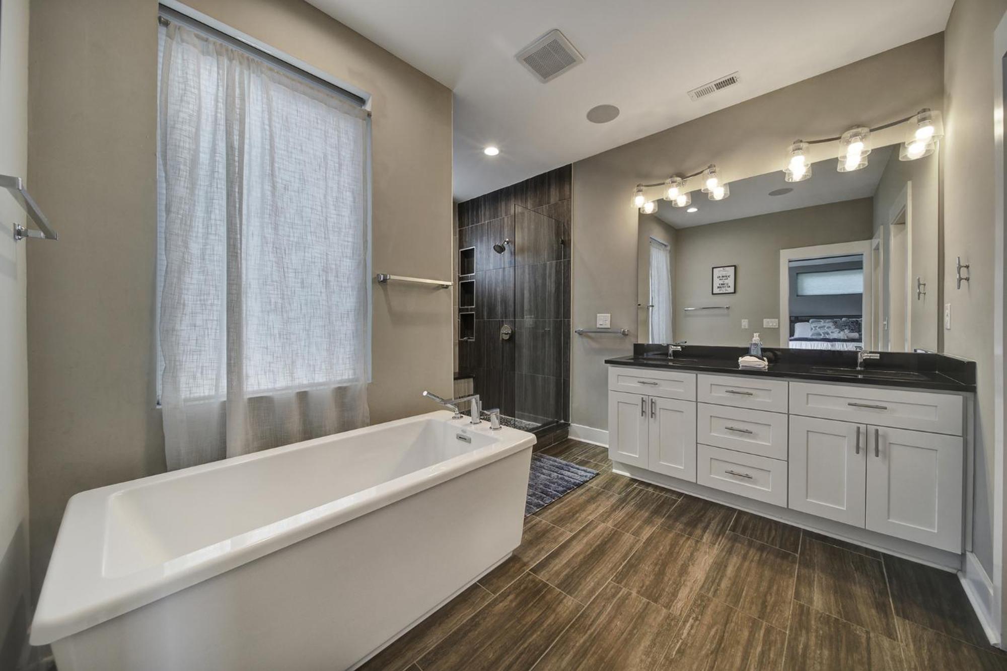 906 Westbrook B City Views Rooftop Hot Tub And Short Walk To Stadium ชาร์ล็อต ภายนอก รูปภาพ