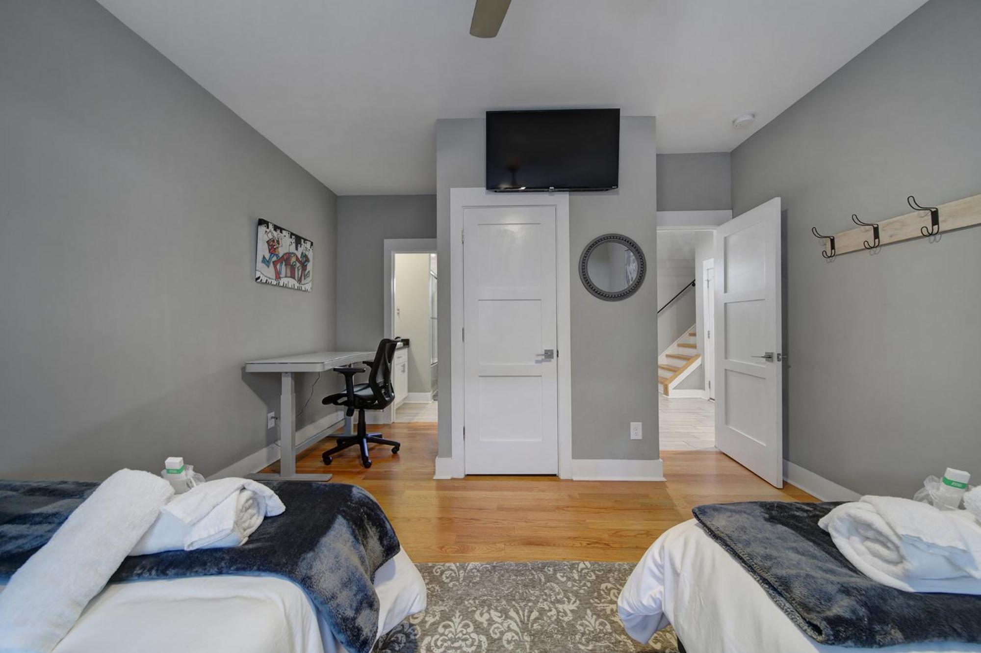 906 Westbrook B City Views Rooftop Hot Tub And Short Walk To Stadium ชาร์ล็อต ภายนอก รูปภาพ