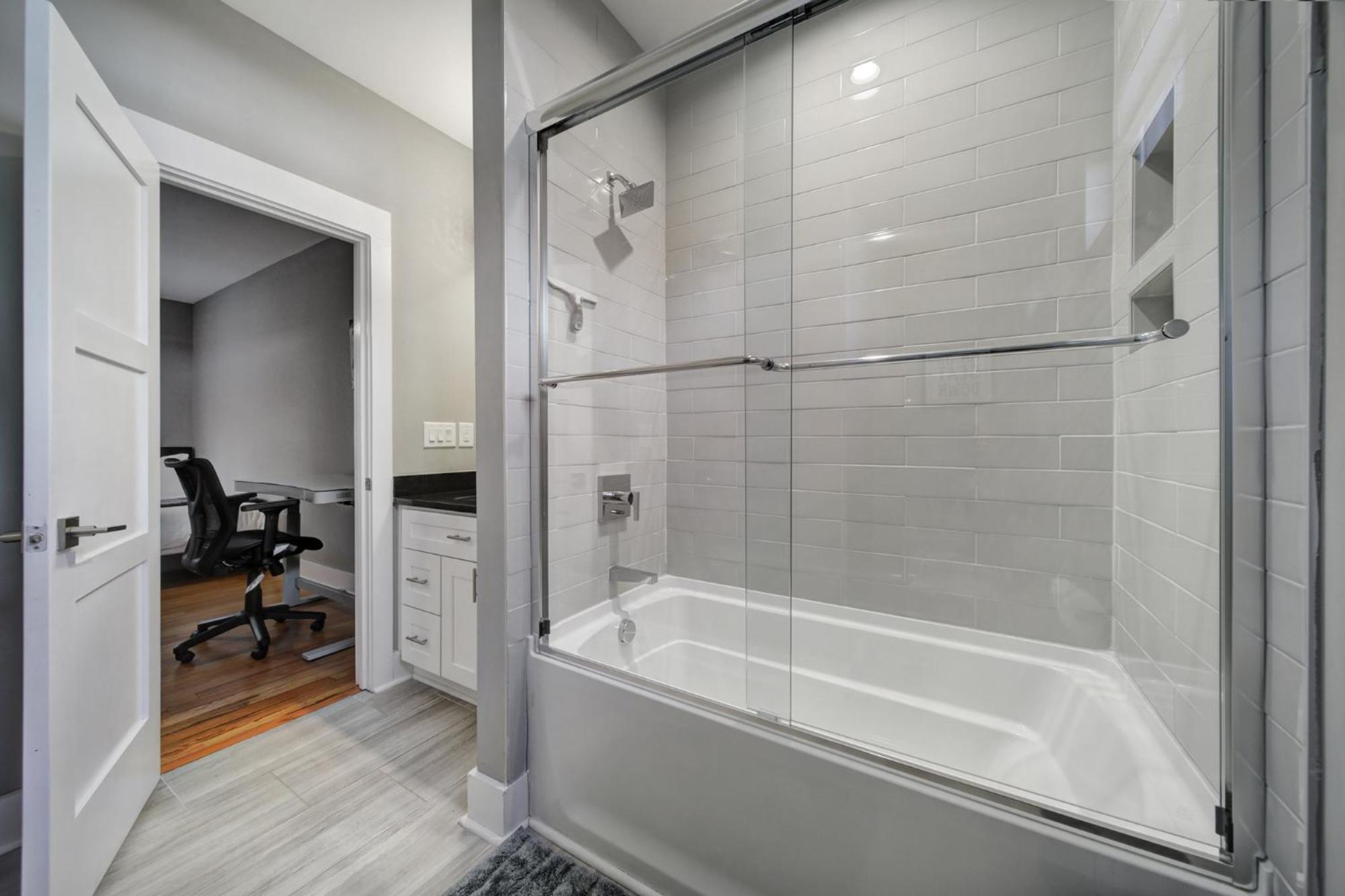 906 Westbrook B City Views Rooftop Hot Tub And Short Walk To Stadium ชาร์ล็อต ภายนอก รูปภาพ