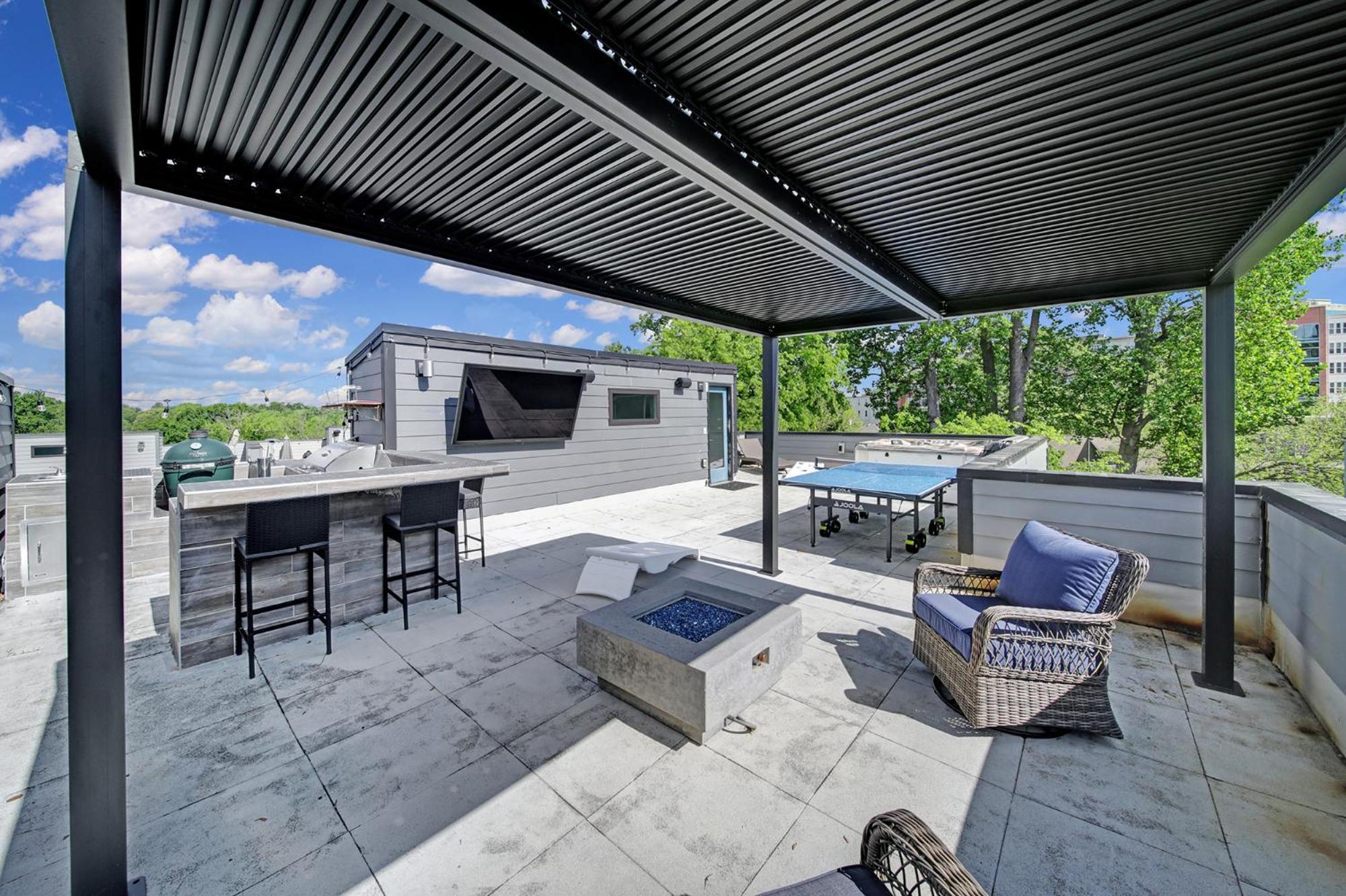 906 Westbrook B City Views Rooftop Hot Tub And Short Walk To Stadium ชาร์ล็อต ภายนอก รูปภาพ