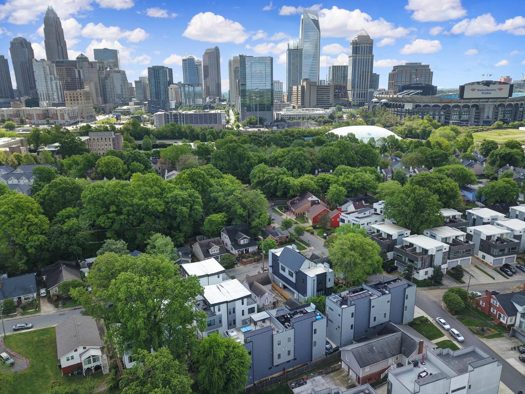 906 Westbrook B City Views Rooftop Hot Tub And Short Walk To Stadium ชาร์ล็อต ภายนอก รูปภาพ